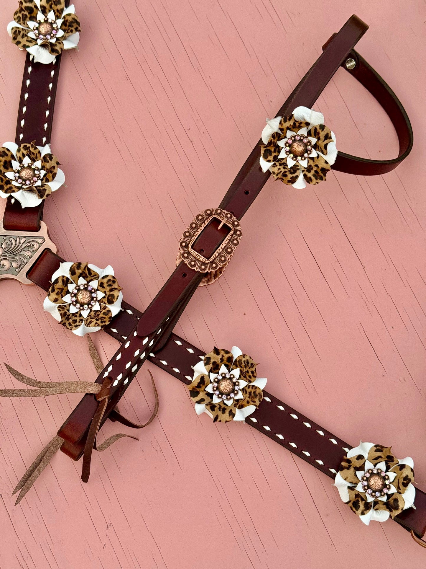 White Cheetah Buckstitch Set