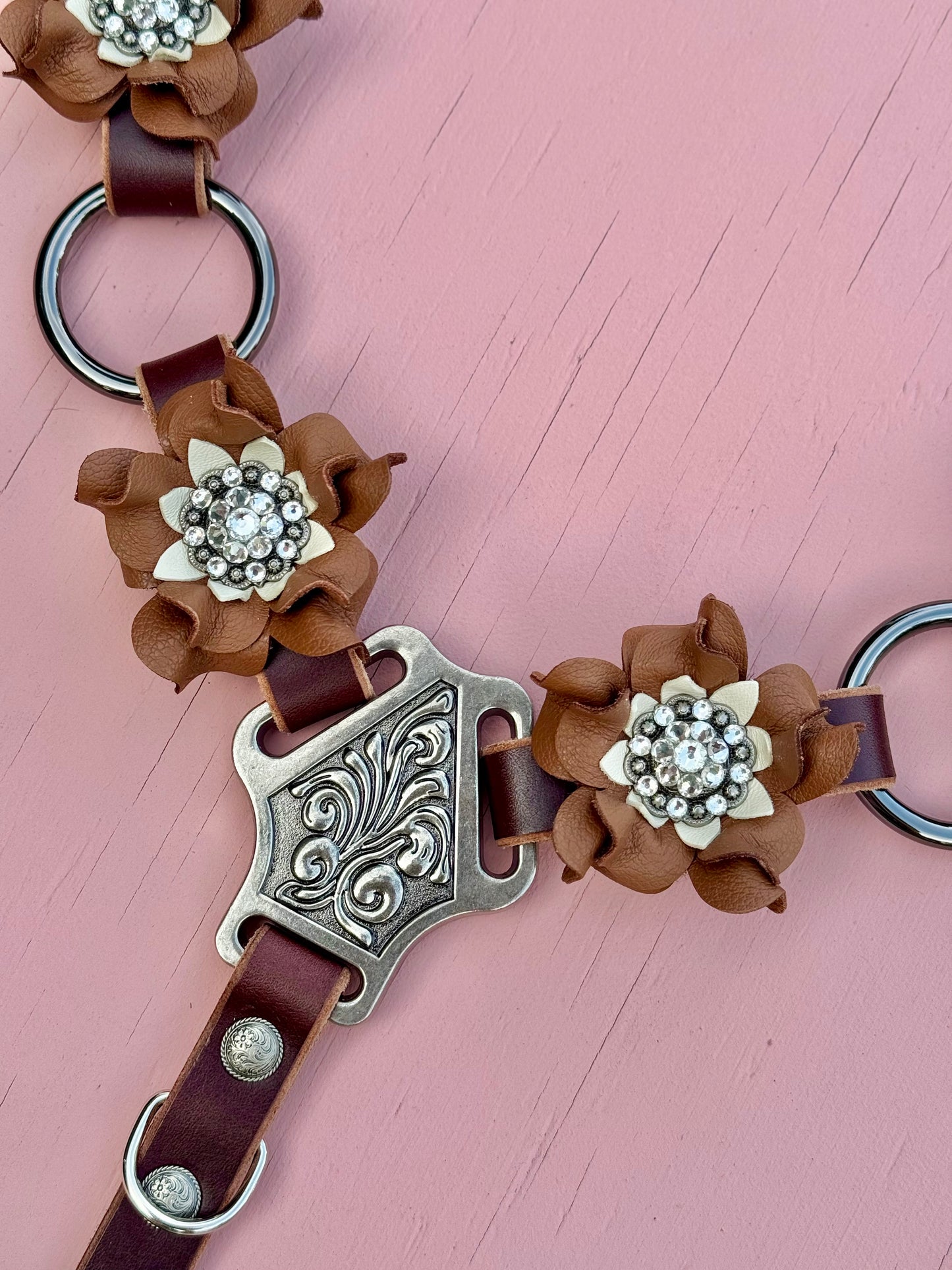 Tan Cream Ring Breast Collar