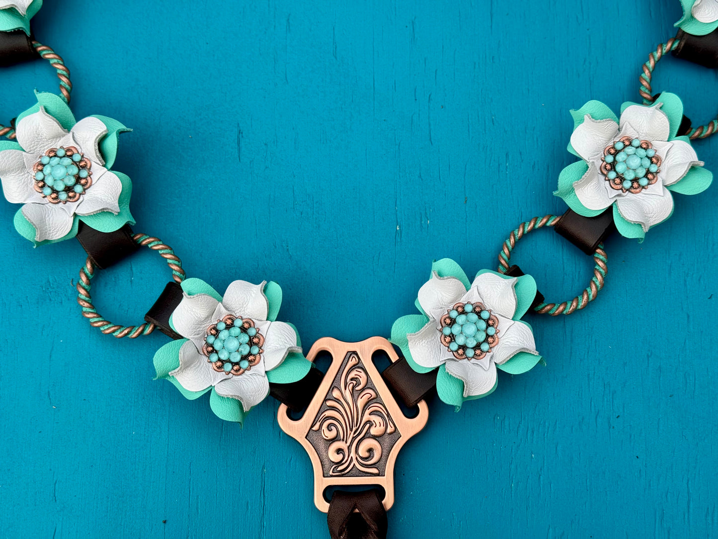 Mint White Ring Breast Collar
