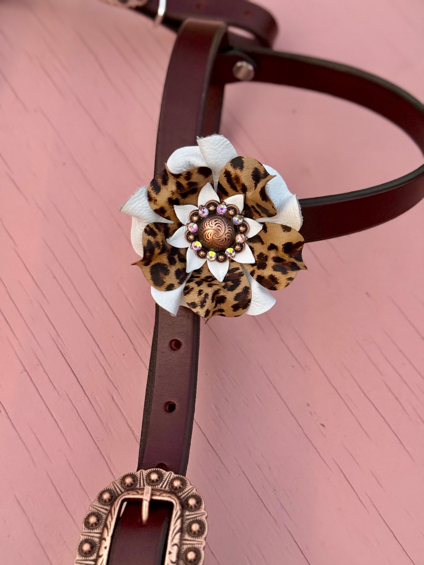 White Cheetah Buckstitch Set