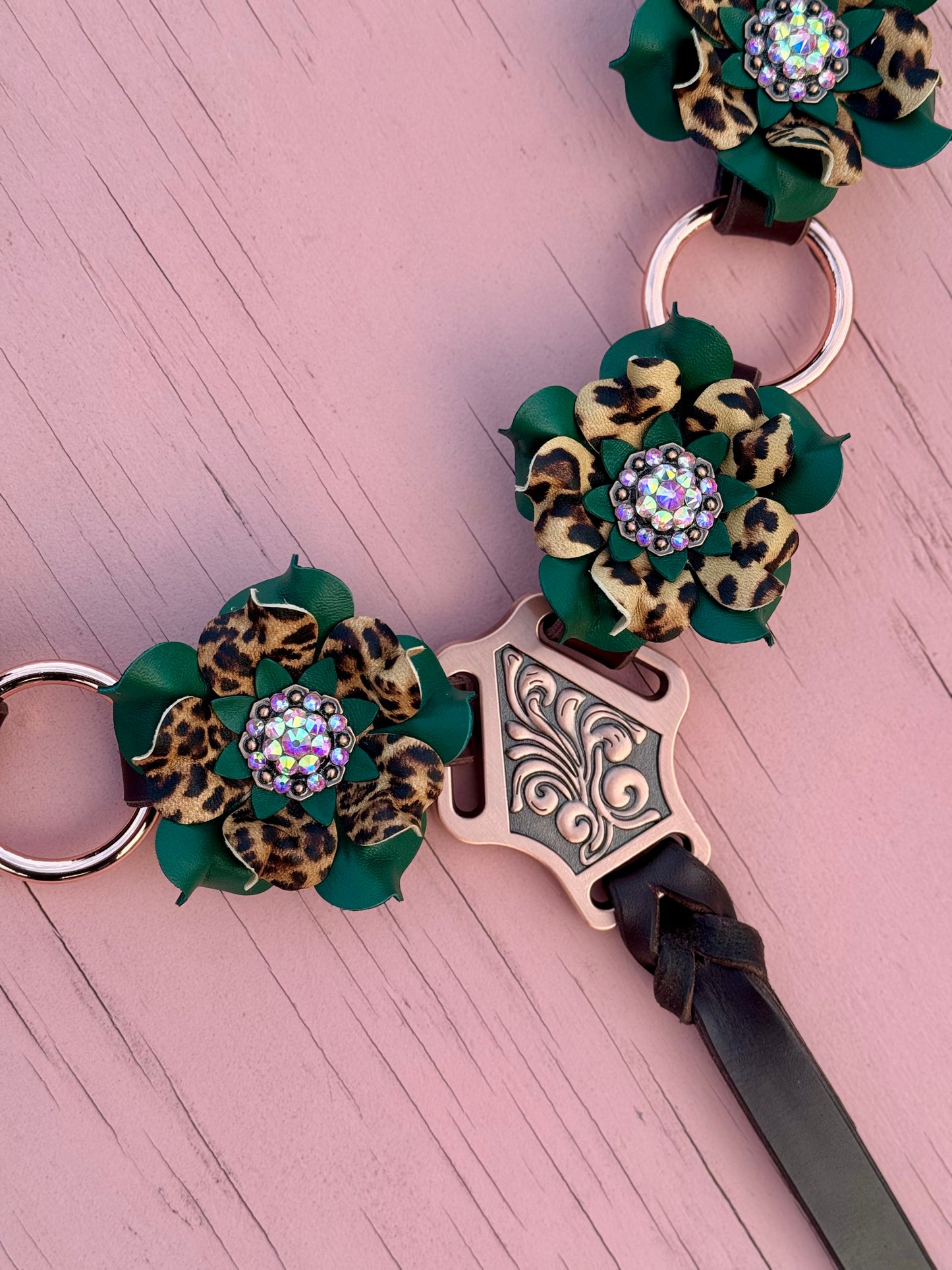 Green Cheetah Ring Breast Collar