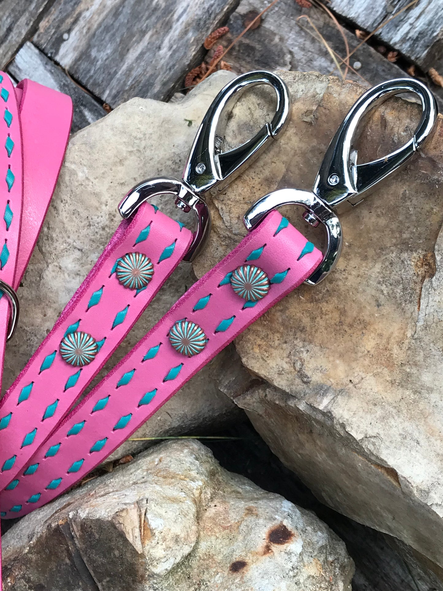 Bubblegum Pink Buckstitch Dog Leash