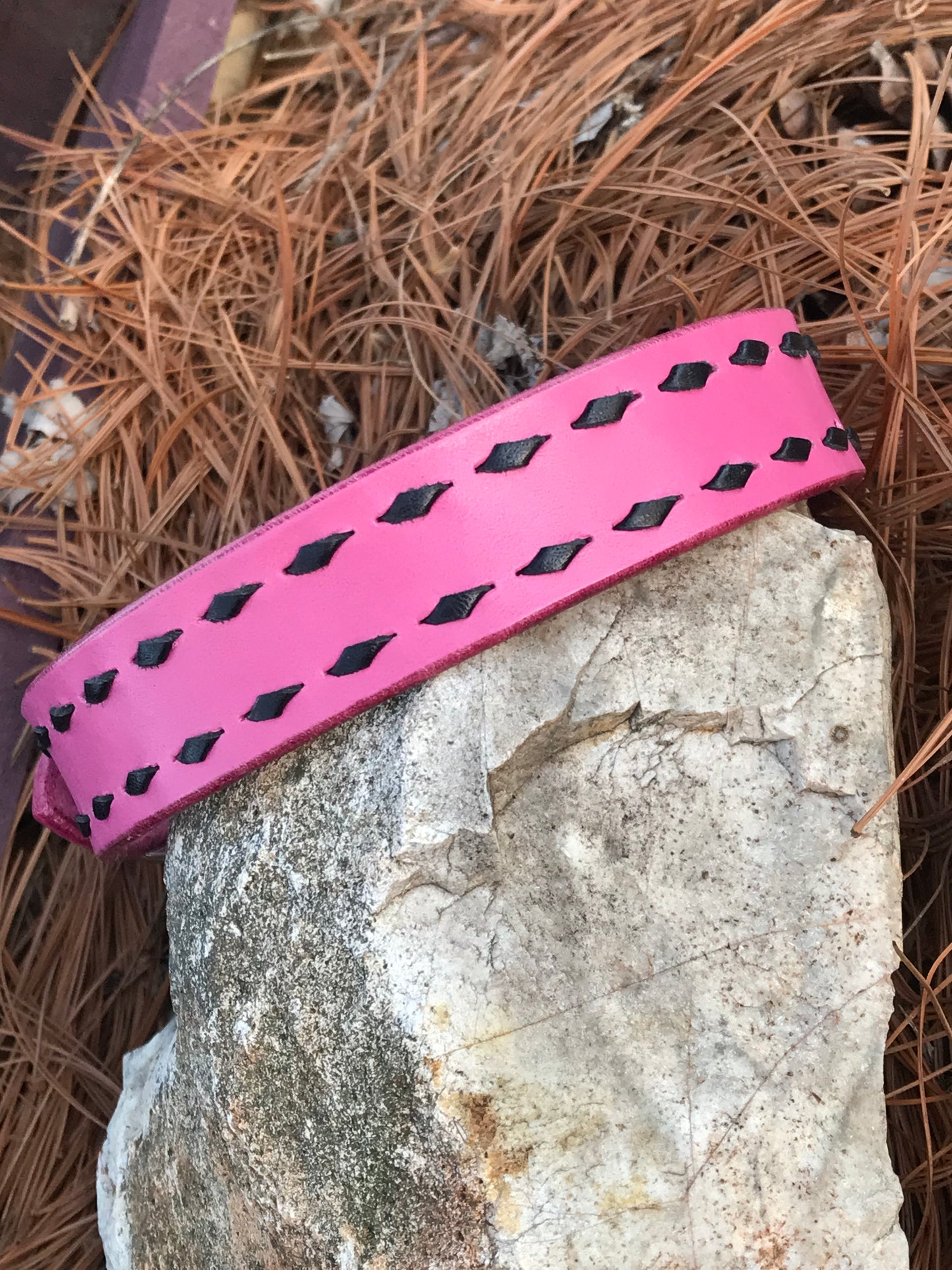 1" Bubblegum Pink Leather Collar with Black Buckstitch