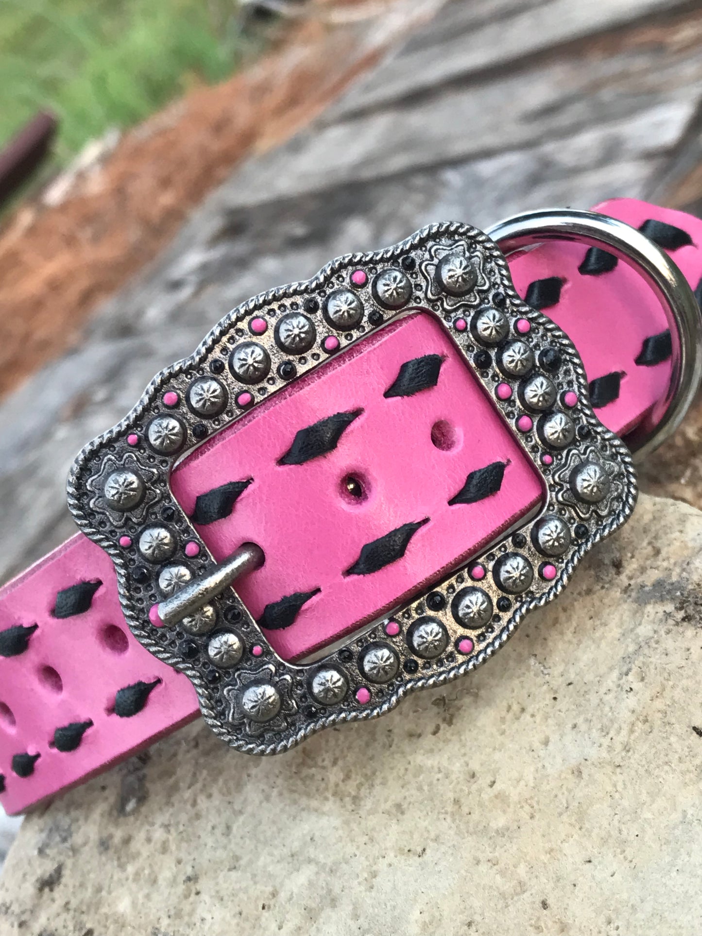 1" Bubblegum Pink Leather Collar with Black Buckstitch