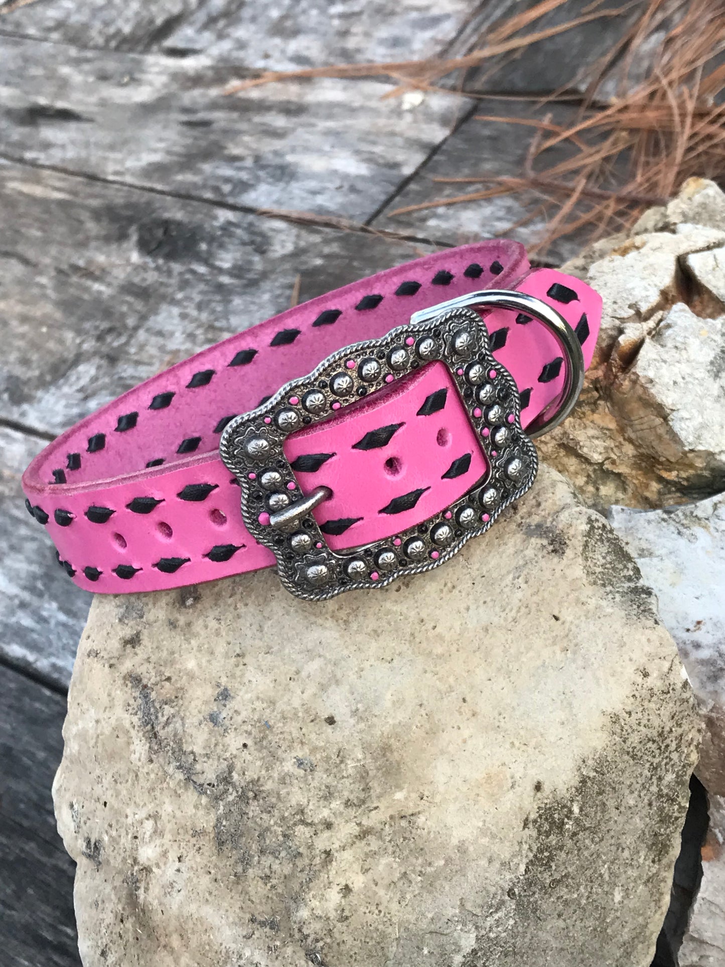 1" Bubblegum Pink Leather Collar with Black Buckstitch